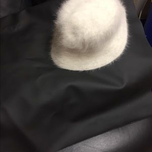 A fashionable hat for girls